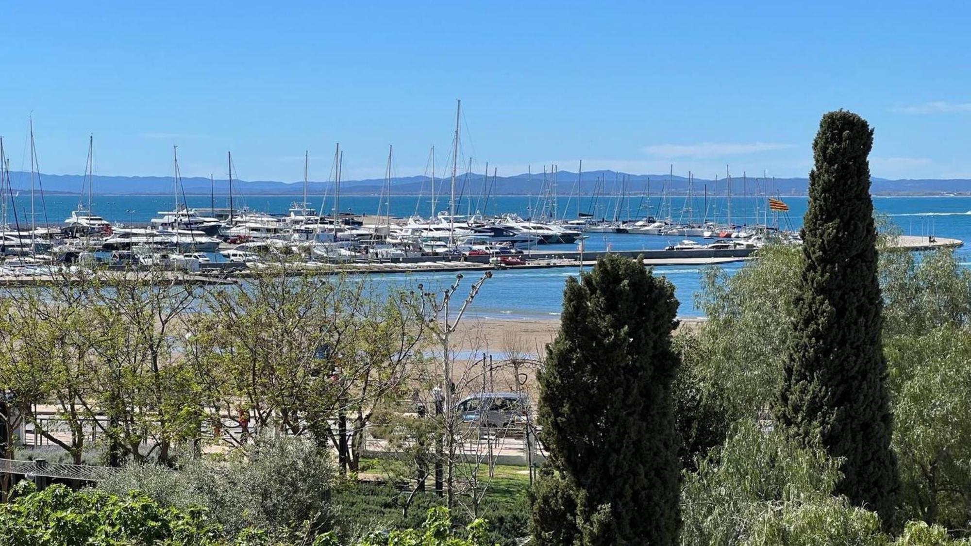 Apartamento Frente Al Mar Roses Exteriér fotografie