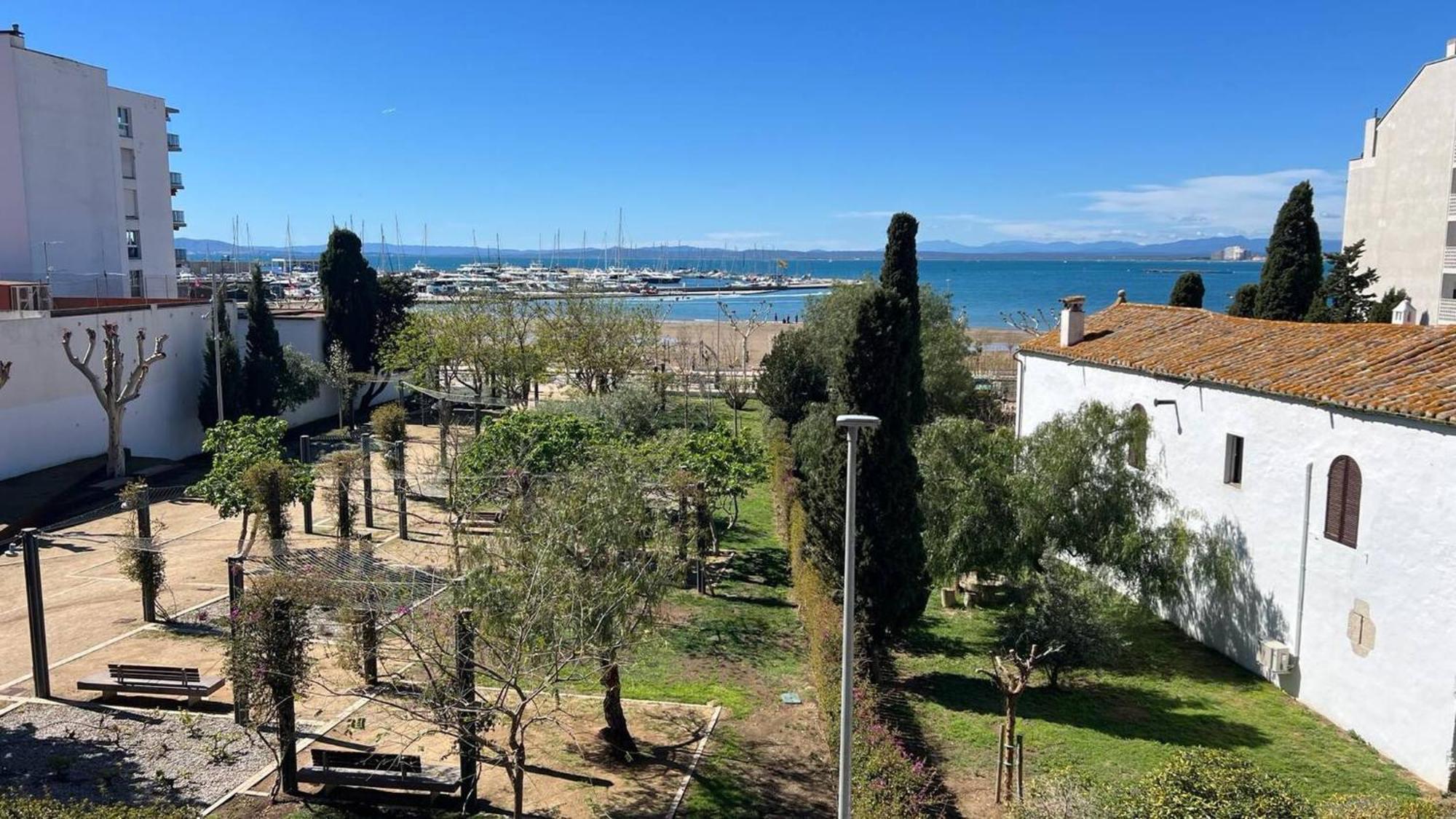 Apartamento Frente Al Mar Roses Exteriér fotografie