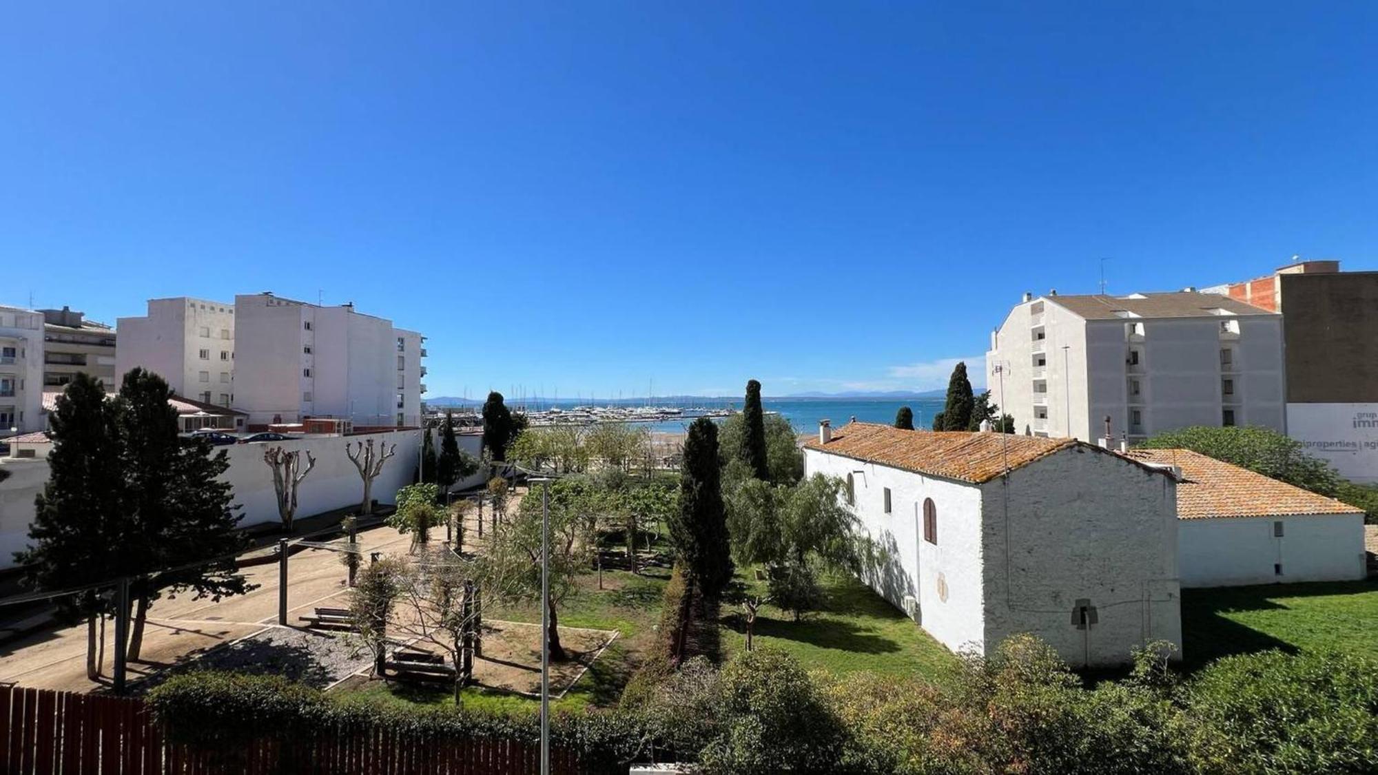 Apartamento Frente Al Mar Roses Exteriér fotografie