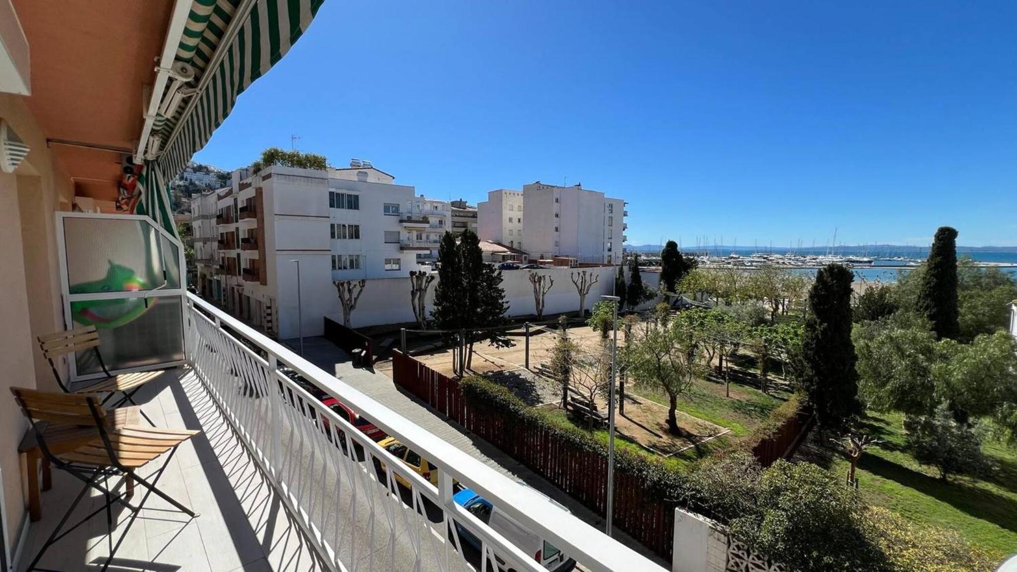 Apartamento Frente Al Mar Roses Exteriér fotografie