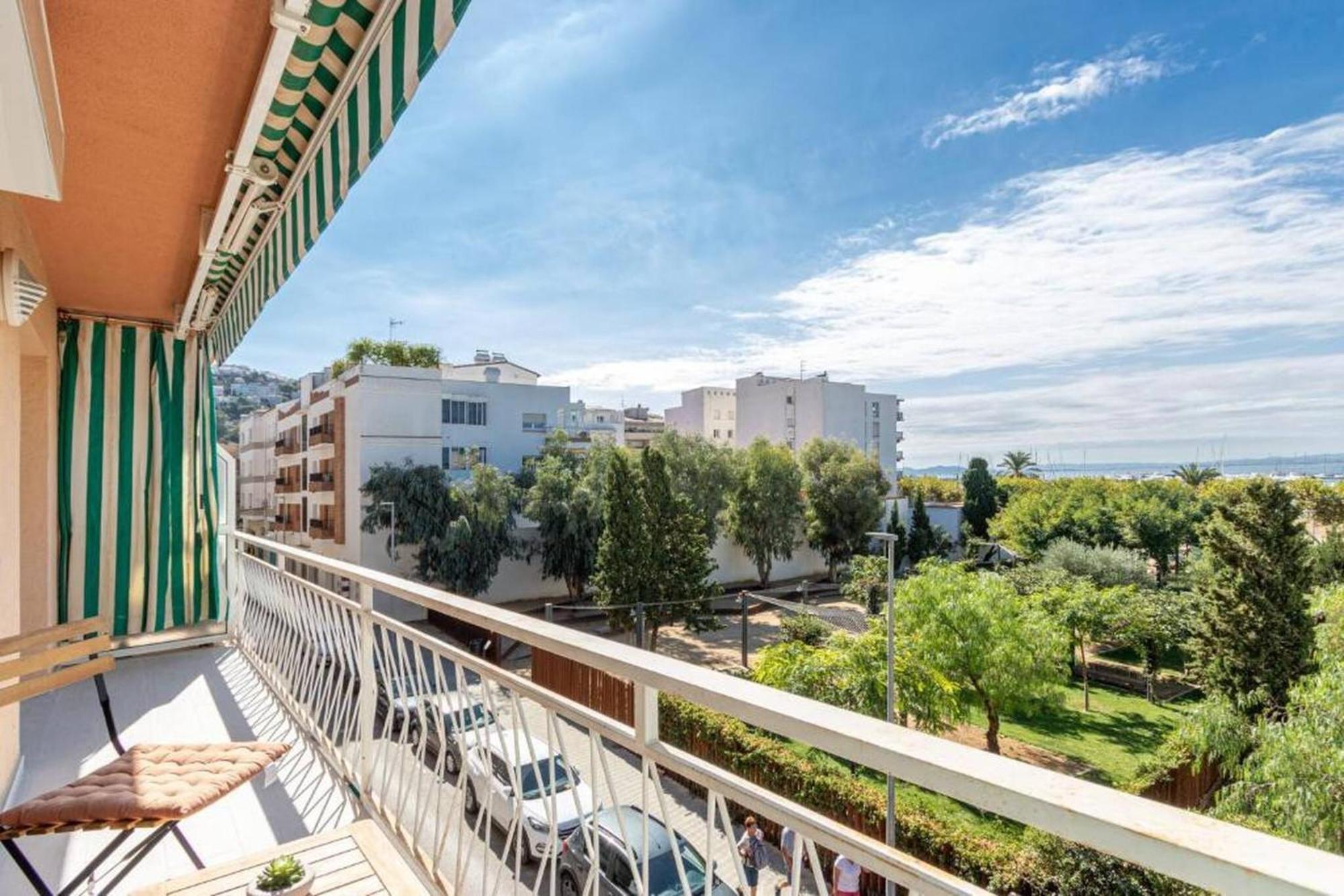 Apartamento Frente Al Mar Roses Exteriér fotografie